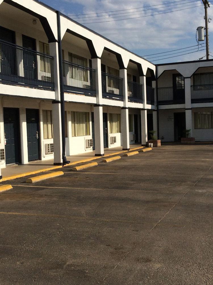 Hutchinson Inn Экстерьер фото
