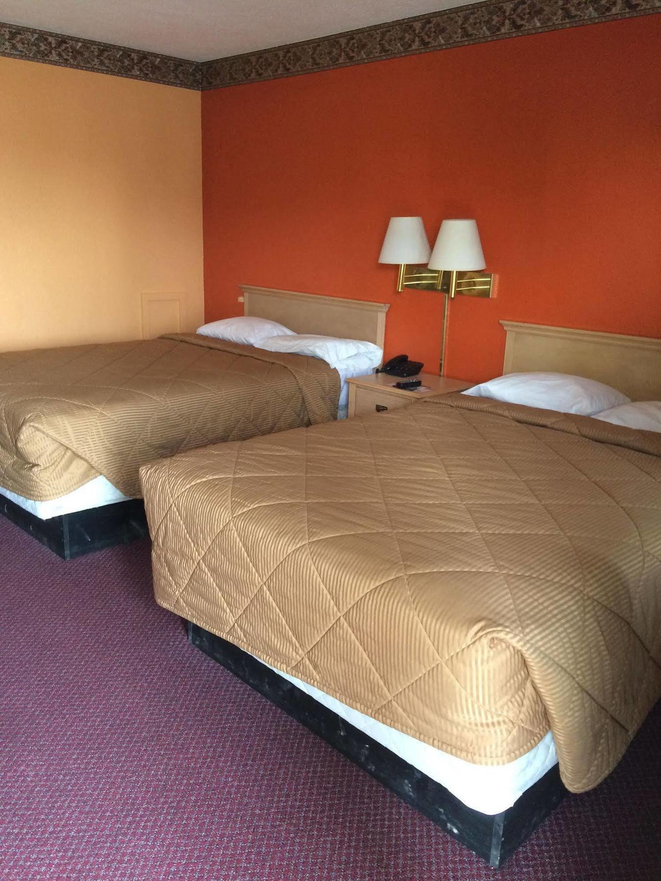 Hutchinson Inn Экстерьер фото