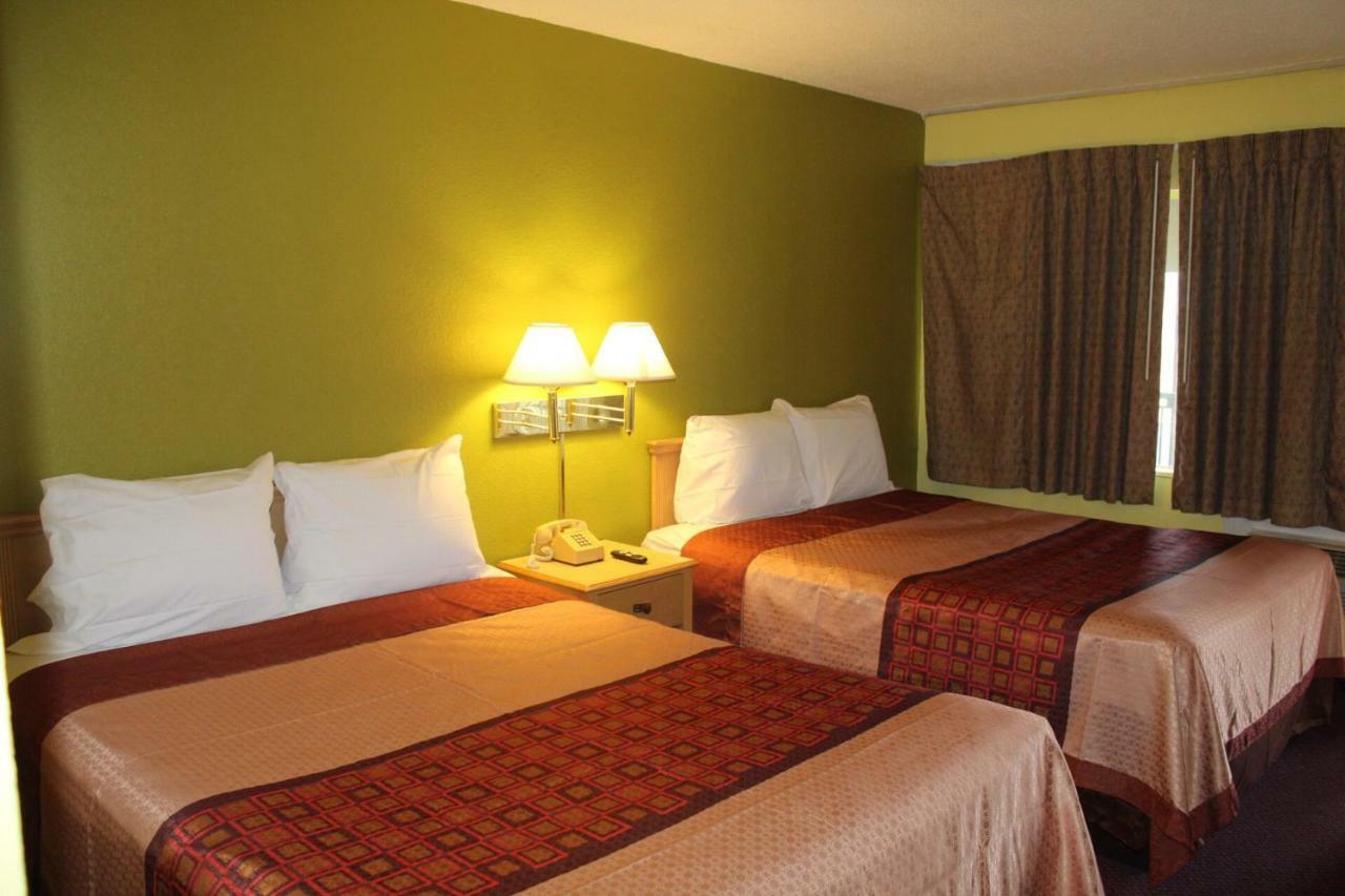 Hutchinson Inn Экстерьер фото